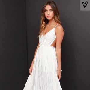 NWT SNOWY MEADOW CROCHETED IVORY MAXI DRESS 😍😍